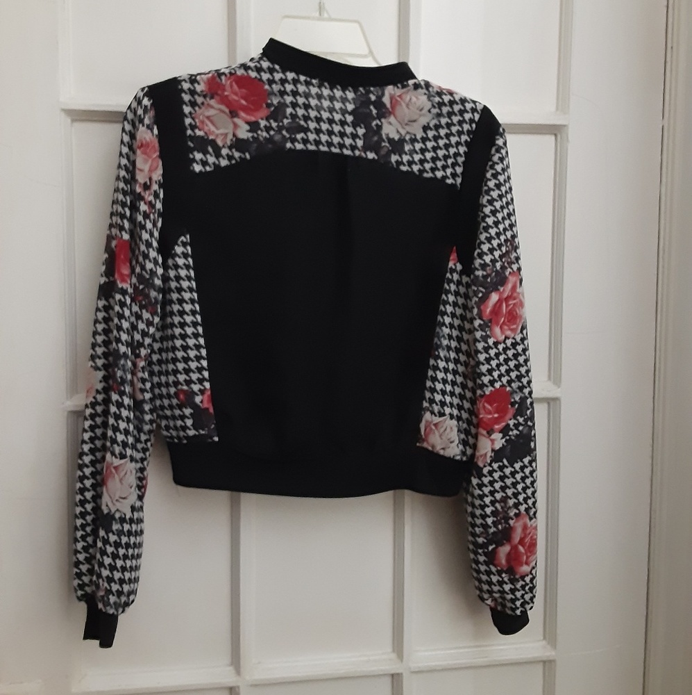 Top - Picture 3 of 3